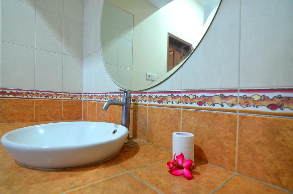 סמיניאק Lori Beach Inn מראה חיצוני תמונה