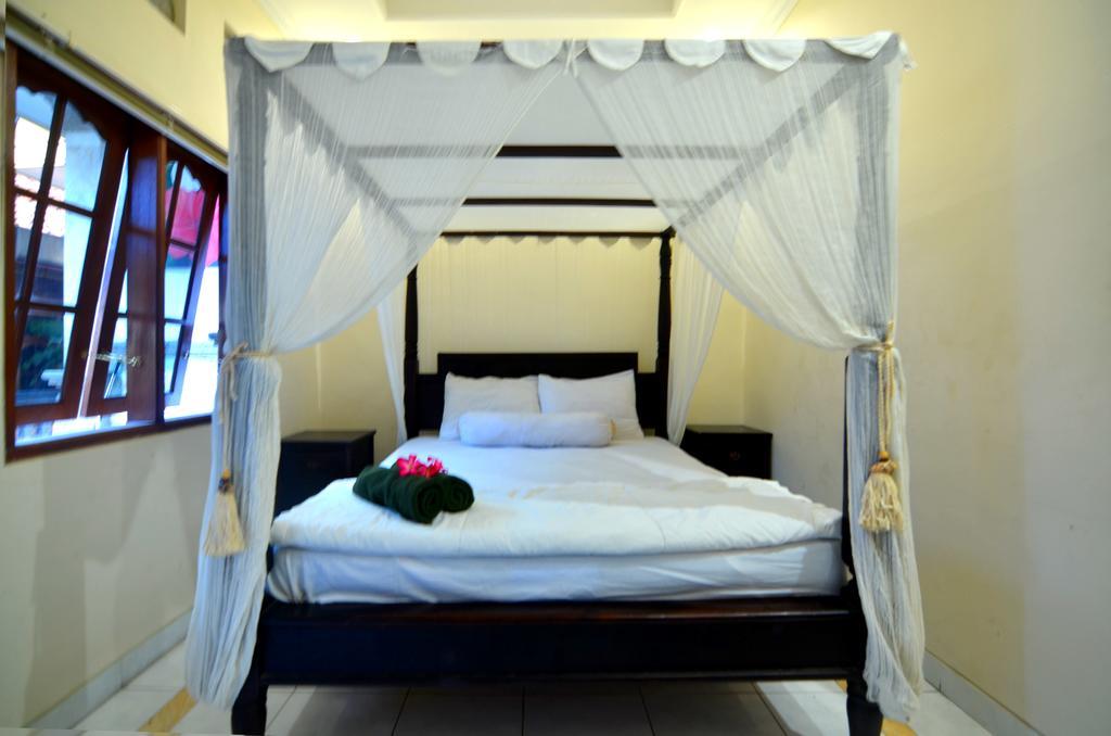סמיניאק Lori Beach Inn מראה חיצוני תמונה