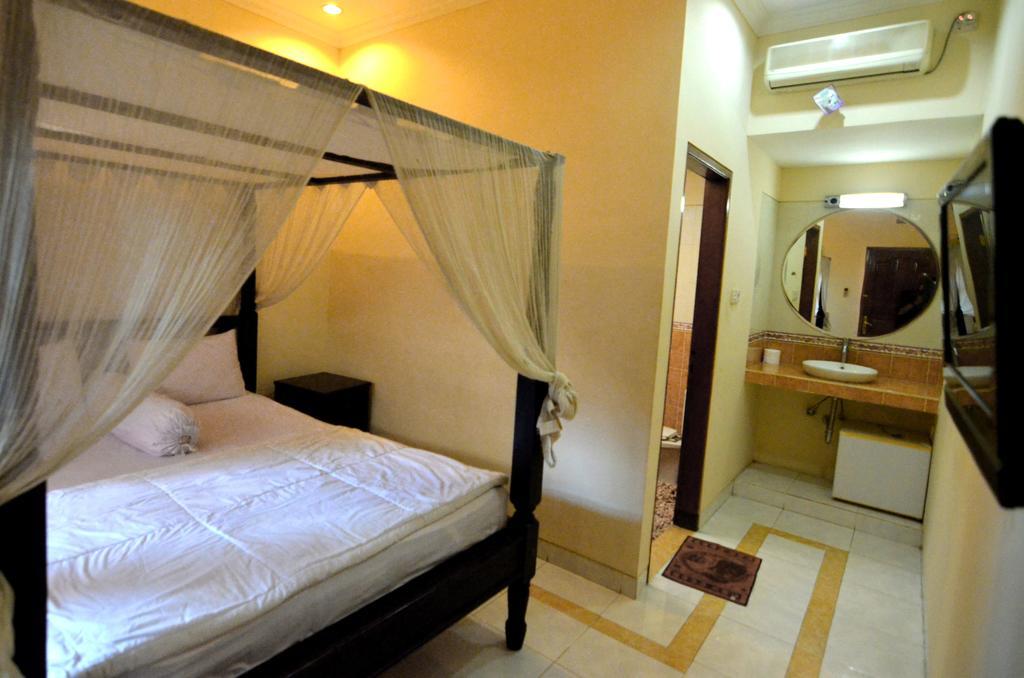 סמיניאק Lori Beach Inn מראה חיצוני תמונה